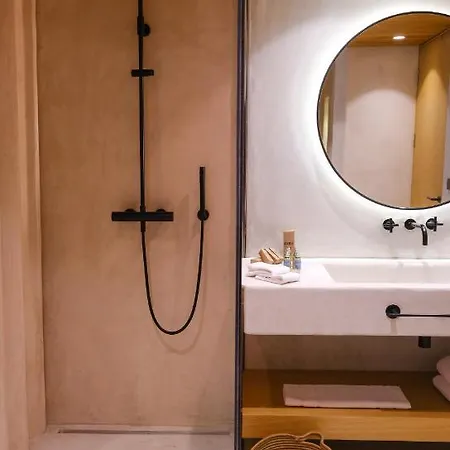 Hotel Birdcage 33 - Adult Only *