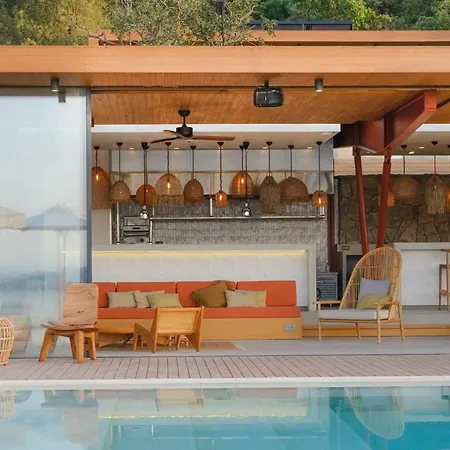 Birdcage 33 - Adult Only يالِكافاك