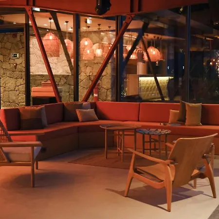 Birdcage 33 - Adult Only فندق يالِكافاك