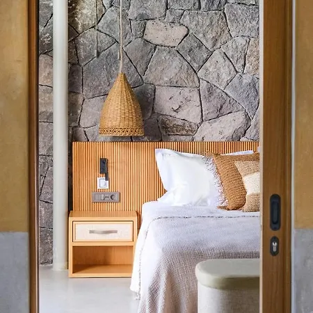 Birdcage 33 - Adult Only يالِكافاك