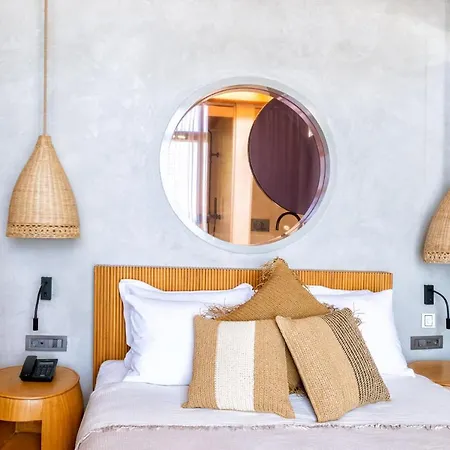 Birdcage 33 - Adult Only يالِكافاك