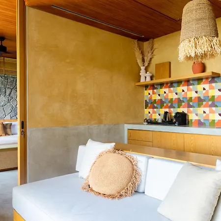 Birdcage 33 - Adult Only يالِكافاك