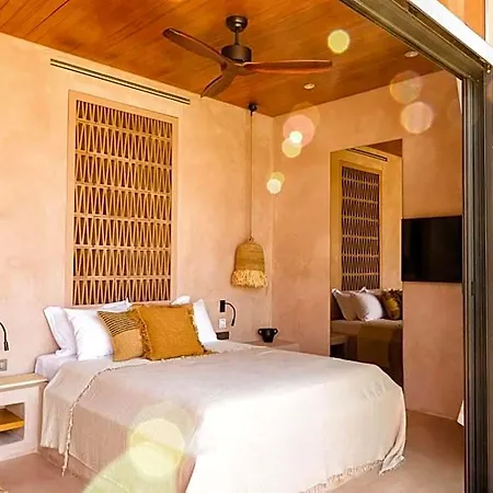 Hotel Birdcage 33 - Adult Only