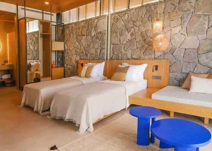 Birdcage 33 - Adult Only Hotel