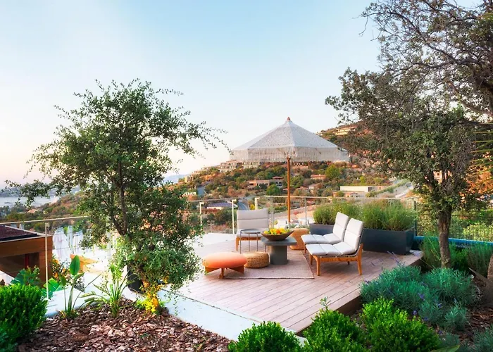 Birdcage 33 - Adult Only Hotel