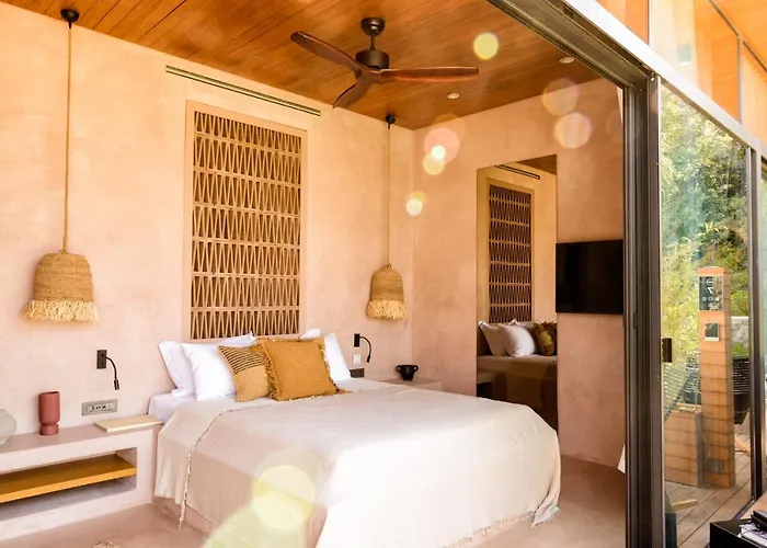 Birdcage 33 - Adult Only