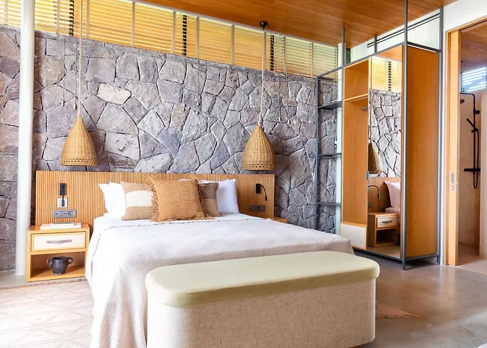 Hotel Birdcage 33 - Adult Only *