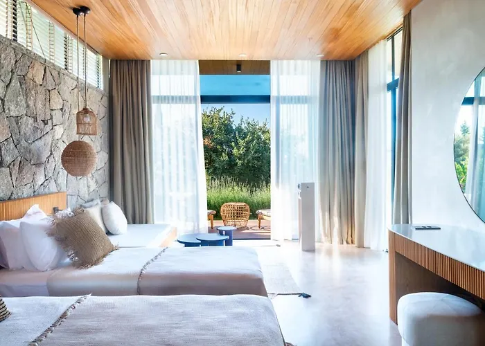 Birdcage 33 - Adult Only Hotel